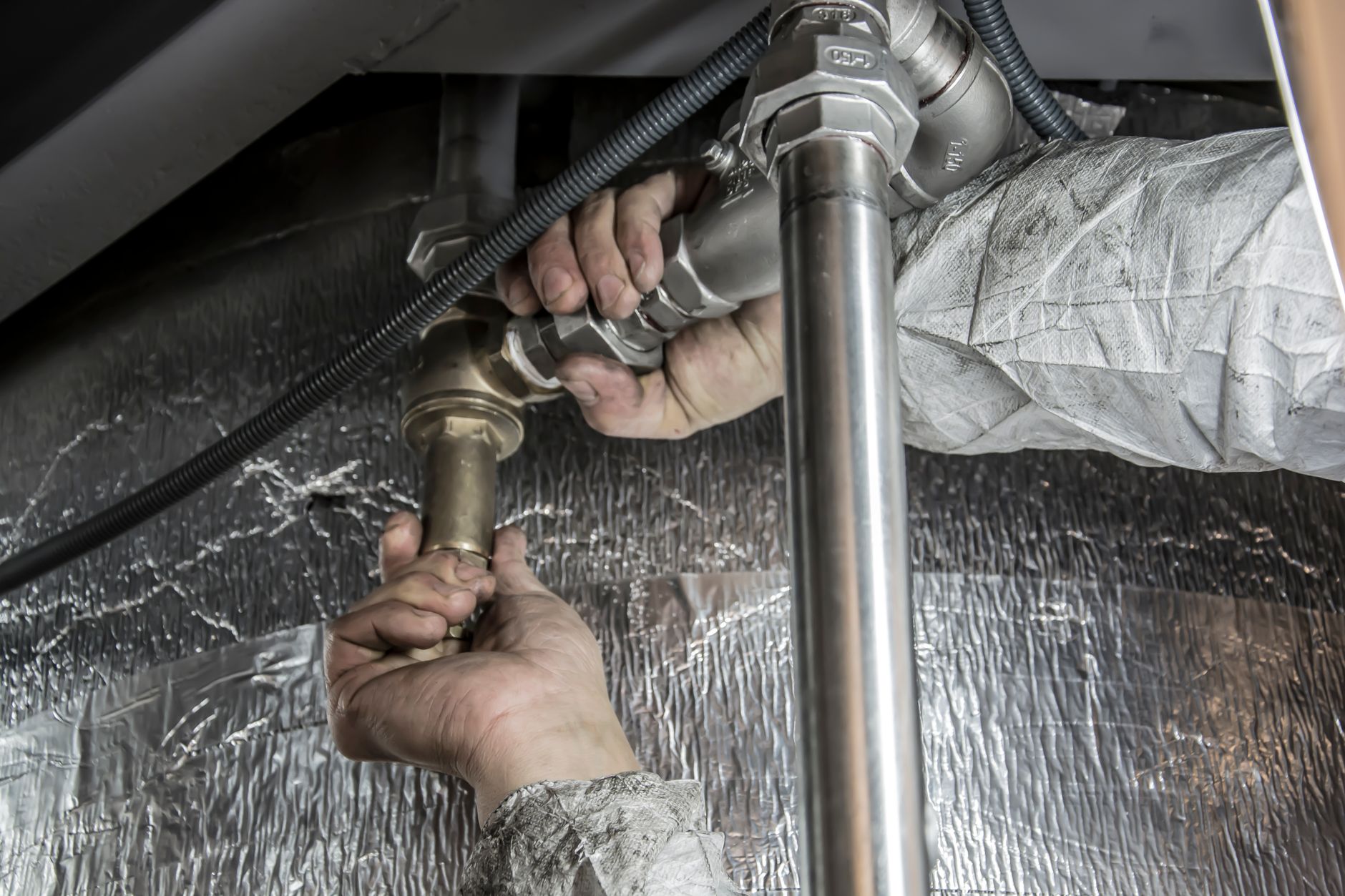 Closing the indoor shut-off valve on the supply line