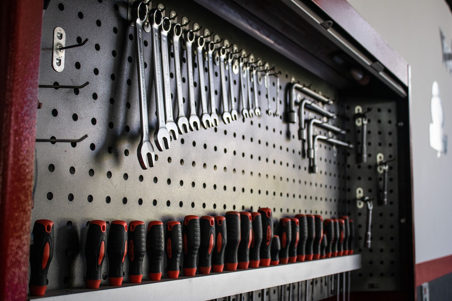 Walls and pegboard free up all that floor space.